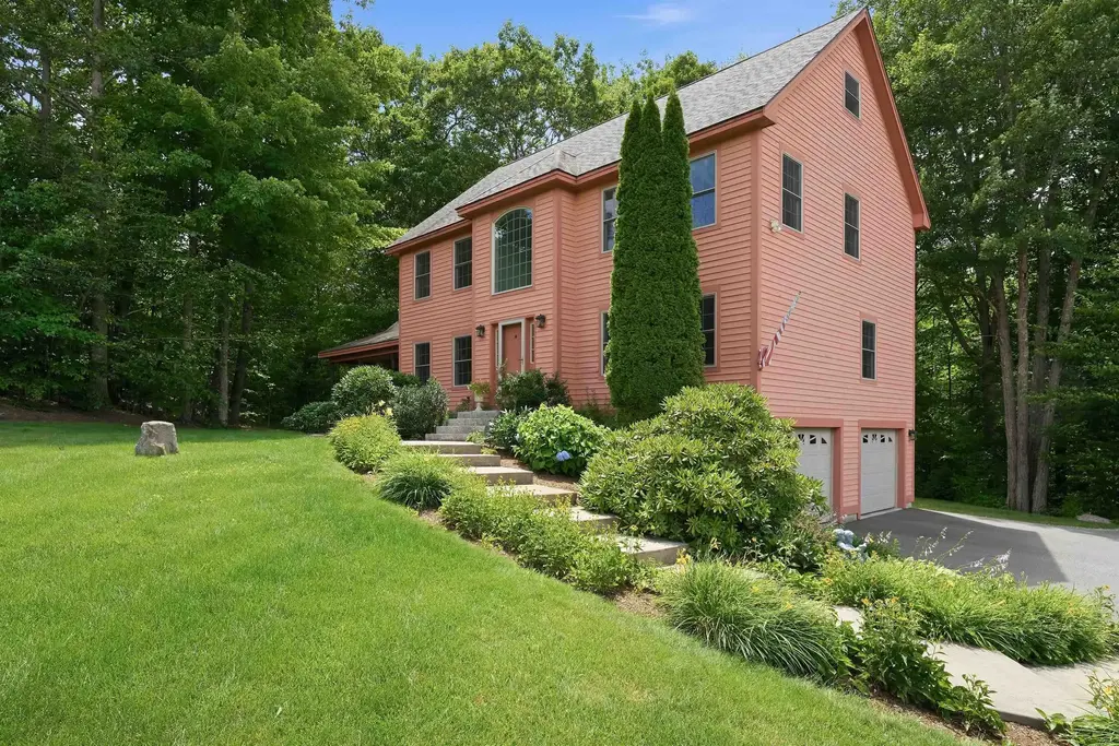 40 Lakewood Drive, Alton