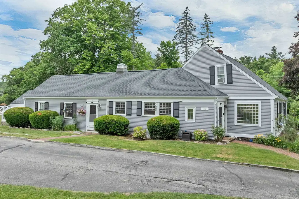 64 N Amherst Road, Bedford
