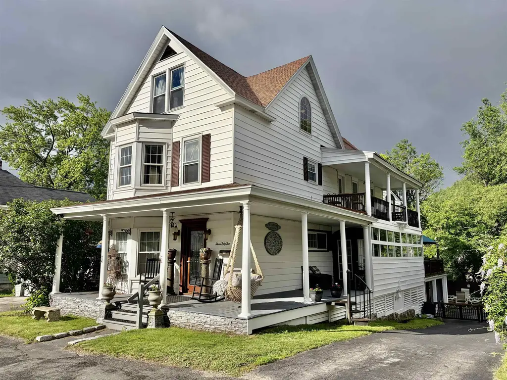355 Willard Street, Berlin