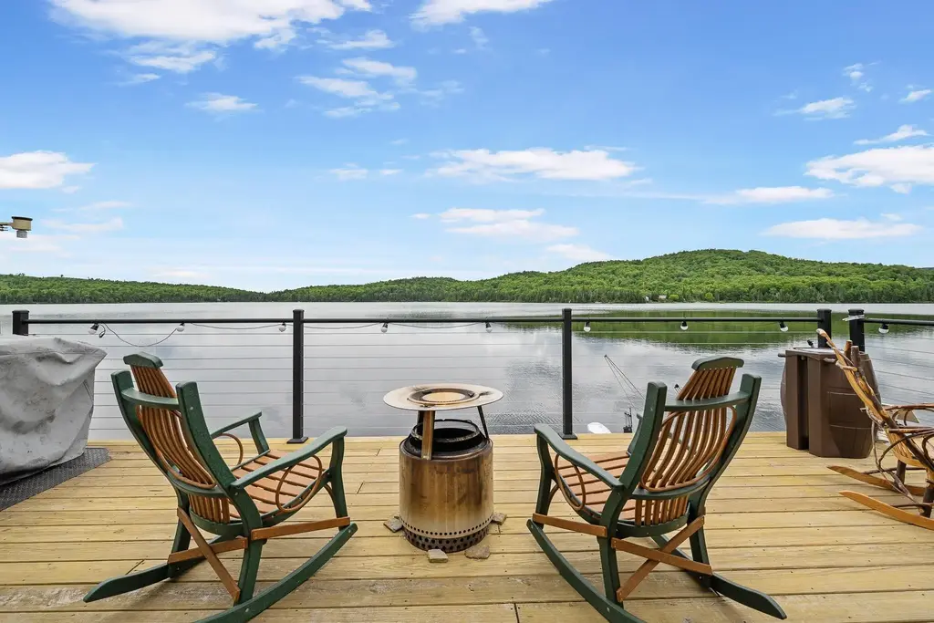 1437 Diamond Pond Road, Stewartstown