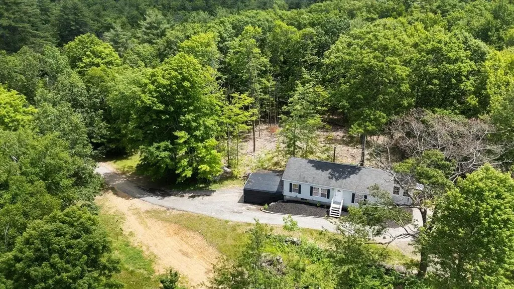 98 Hurricane Road, Belmont