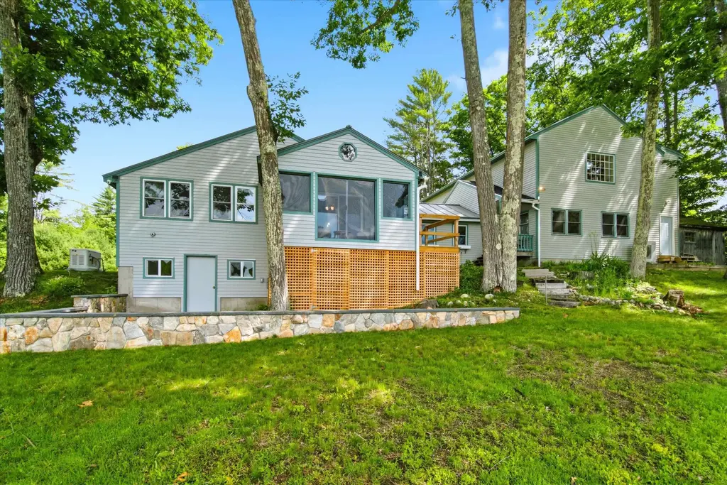 411 Bay Road, Andover