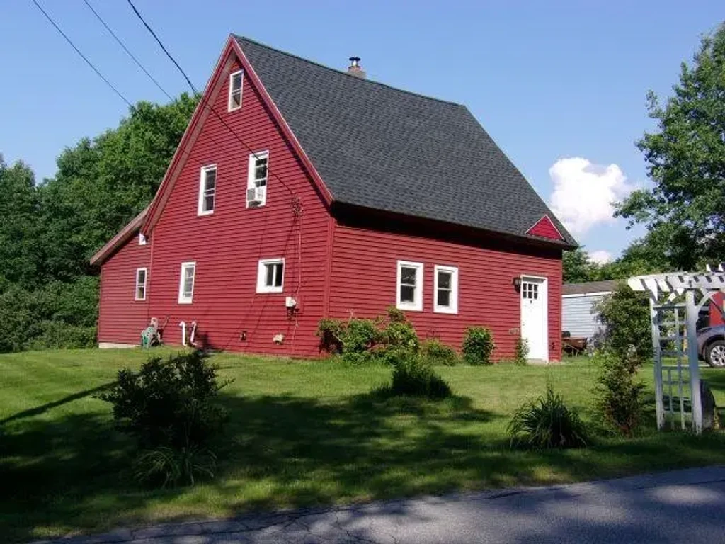 421 Bradley Hill Road, Benton