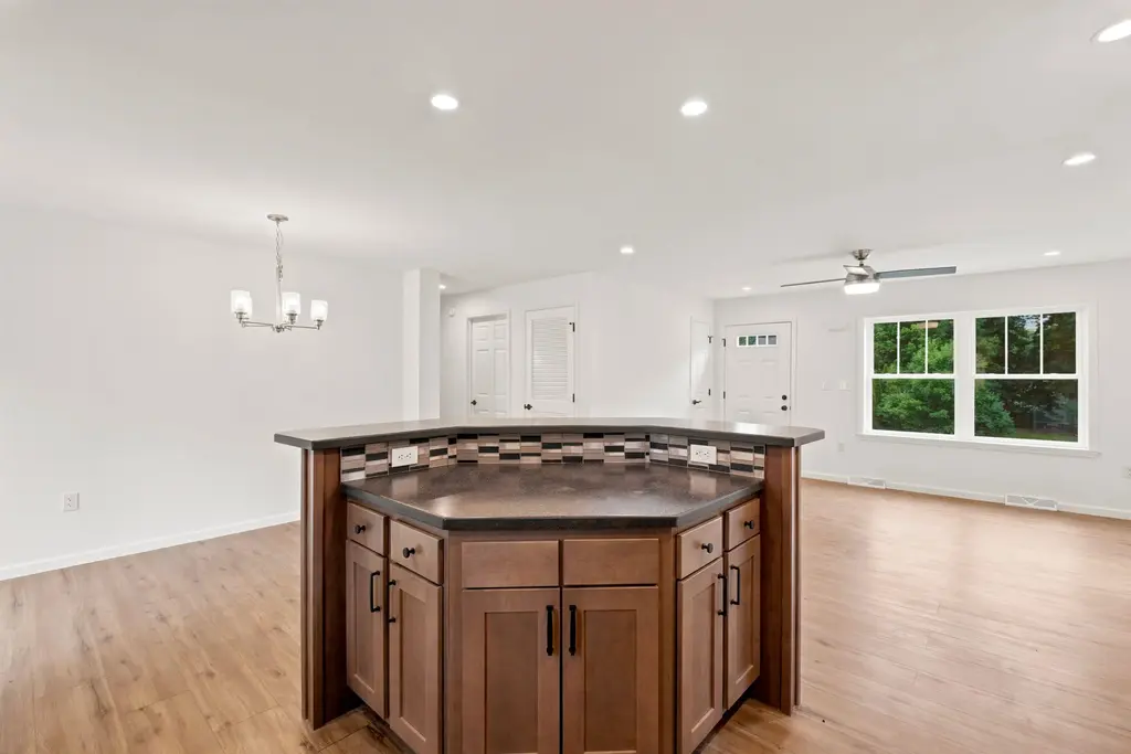 28 Cottage Place, Ashland