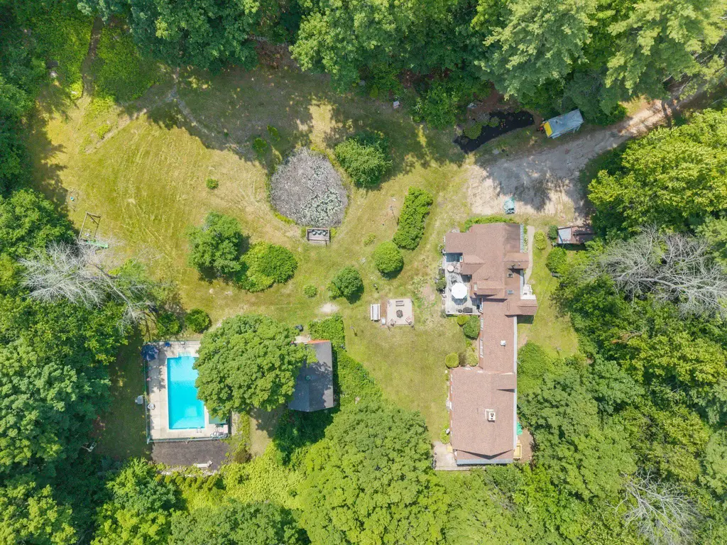 126 Davis Road, Wakefield
