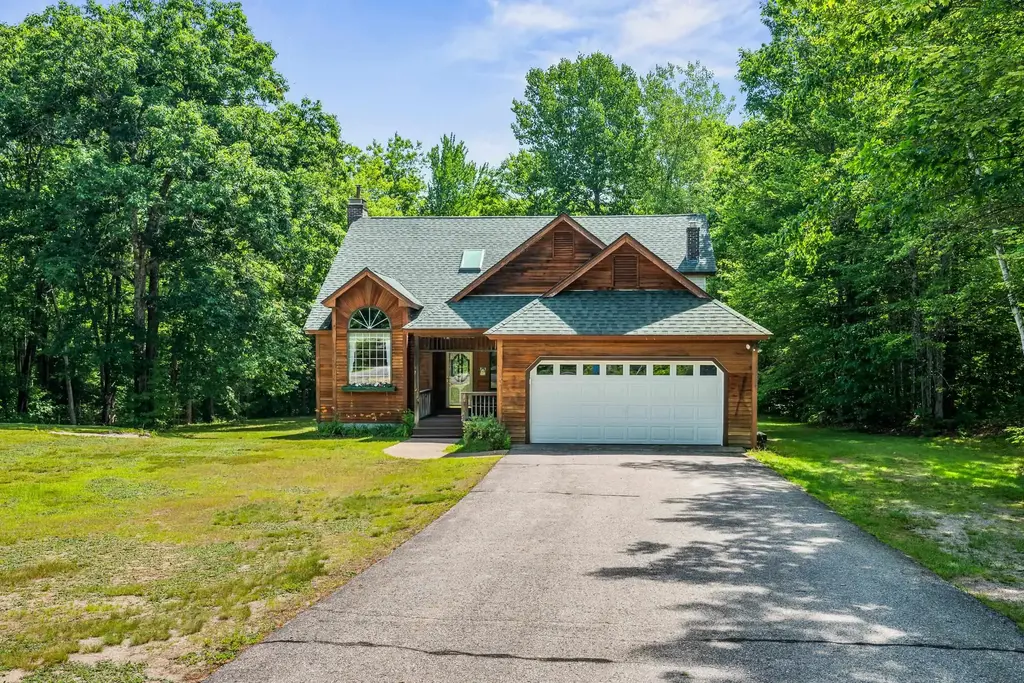 146 Pine Hill Road, Madison