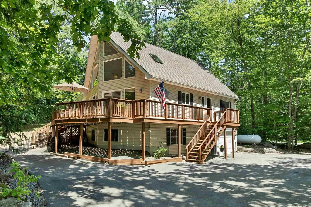100 Olympia Street, Moultonborough
