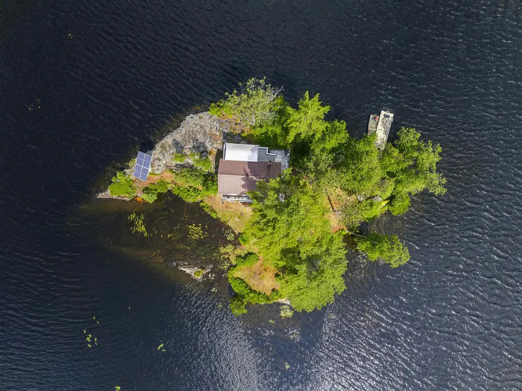 1 Nay Pond Island, Milan