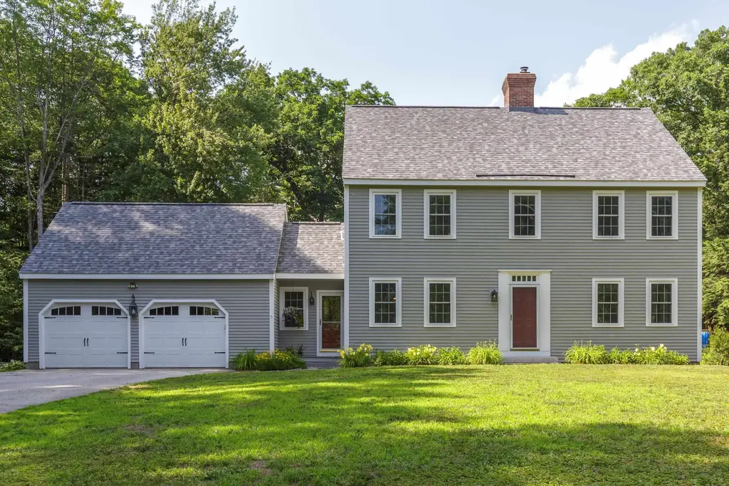 90 Deer Run Road, Henniker