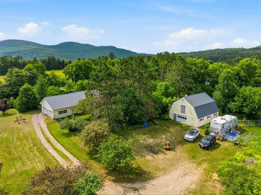 11 Mountain View Road, Stratford