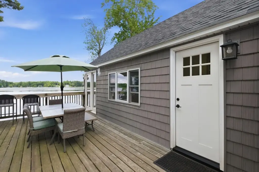 10 Silver Lake Drive, Belmont