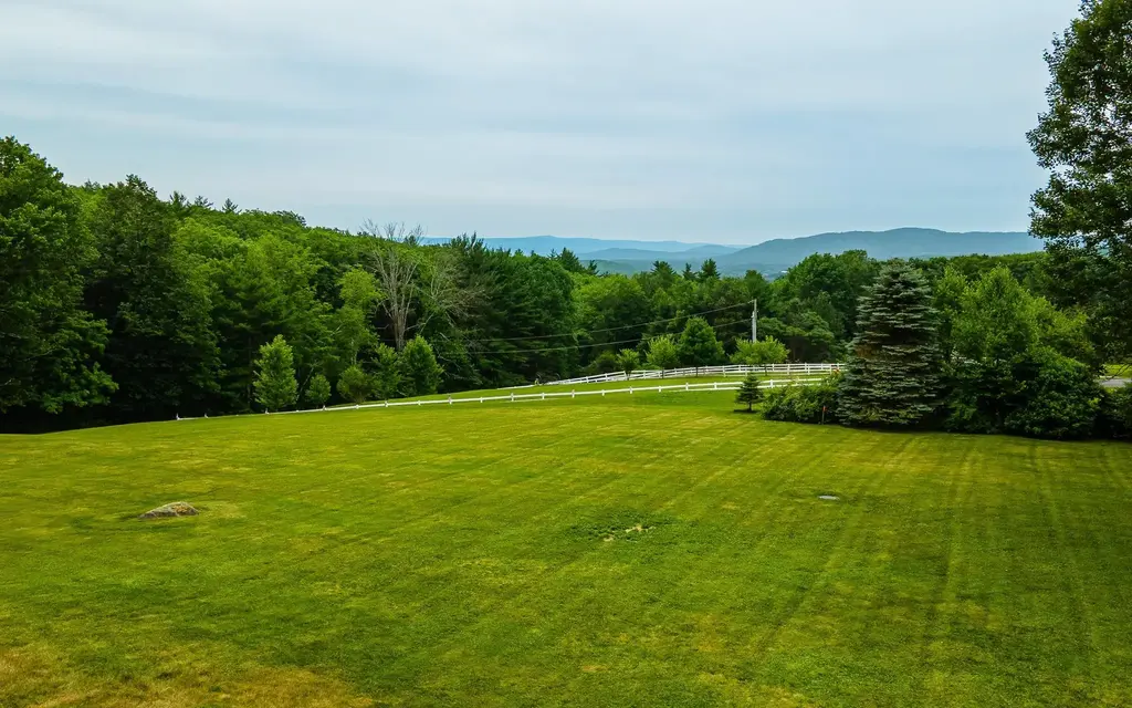 530 Old Walpole Road, Surry