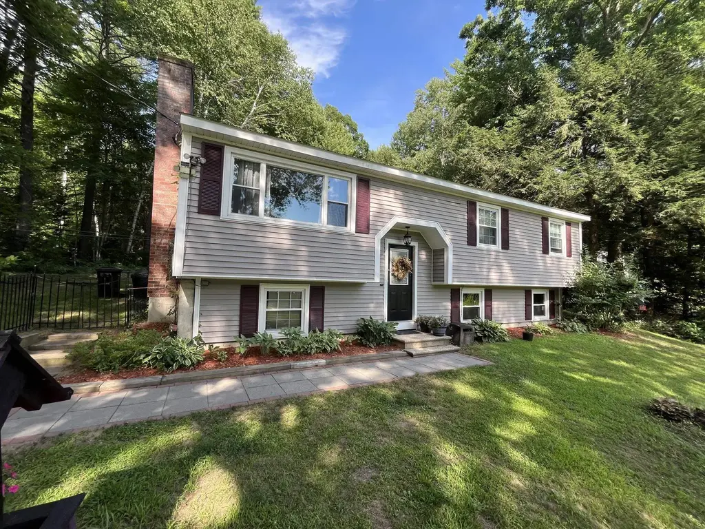 196 Tanglewood Drive, Henniker