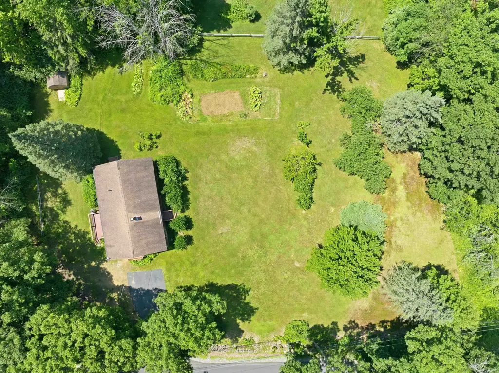 8 Bean Hill Road, Belmont