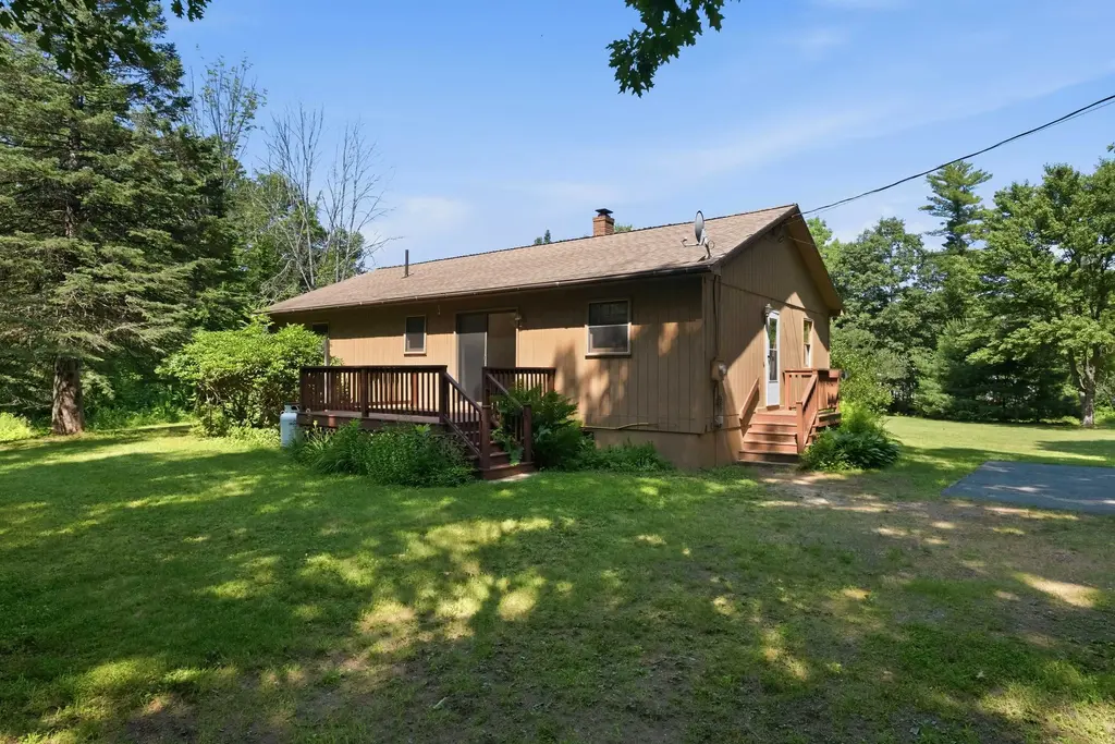 8 Bean Hill Road, Belmont