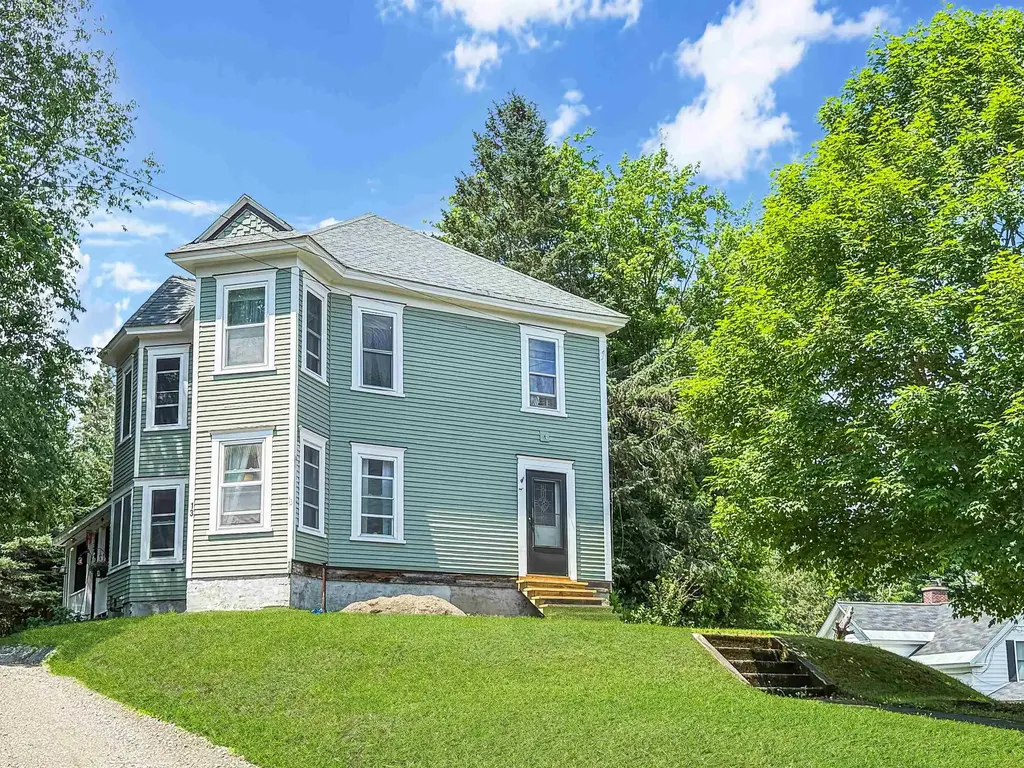 13 Monadnock Street, Colebrook