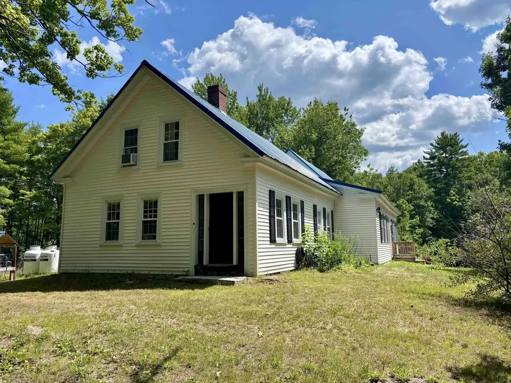 1622 Lovell Lake Road, Wakefield