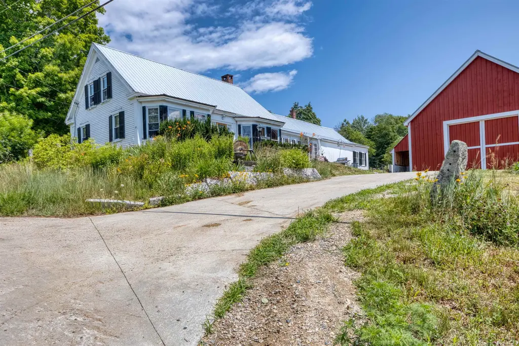 681 Province Lake Road, Effingham