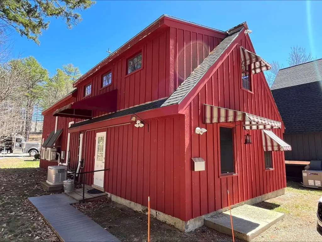 290 E Side Road, Conway