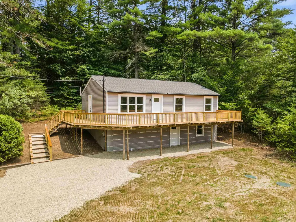 17 Fairway Drive, New Hampton