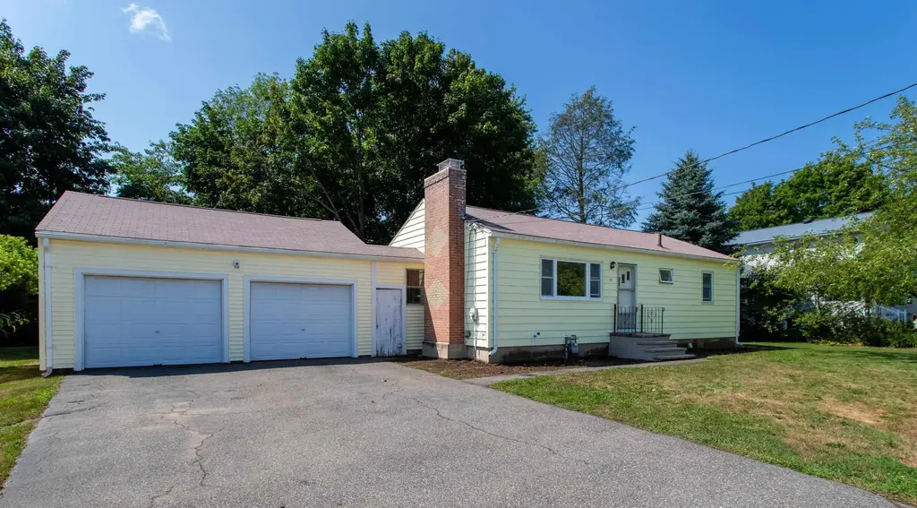 16 Tuck Road, Hampton