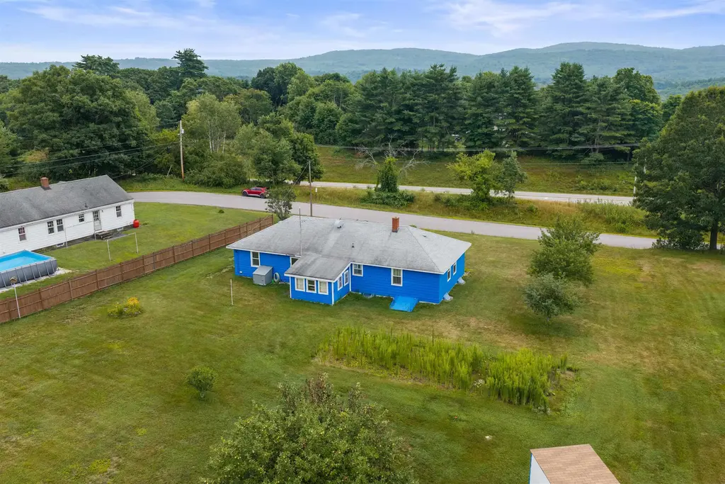 12 Norris Road, Pittsfield