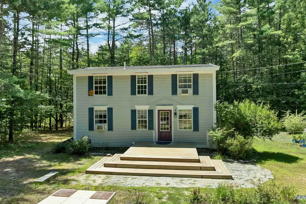 185 Green Mountain Road, Effingham