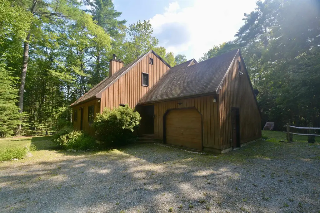 15 Winding Wood Road, Springfield