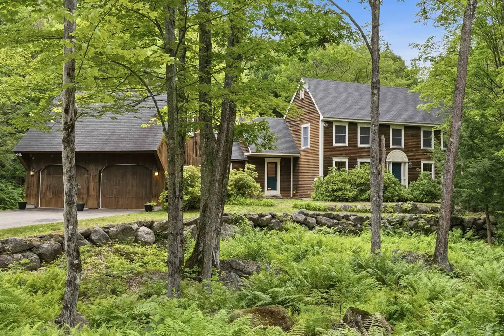 11 Gibson Road, Hillsborough