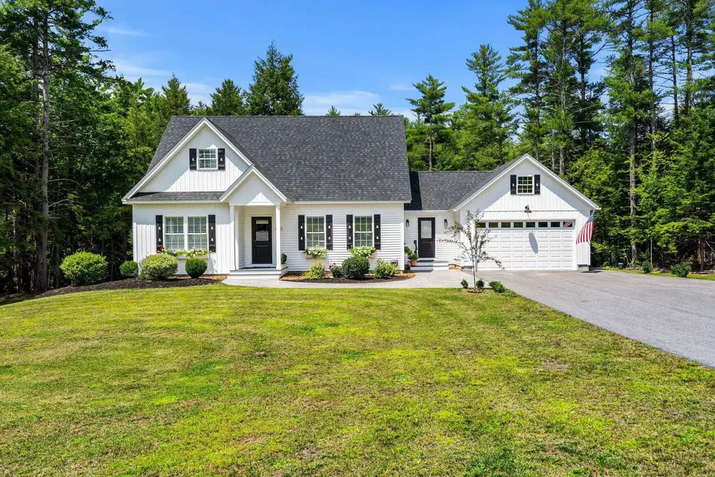 490 Sand Hill Road, Peterborough