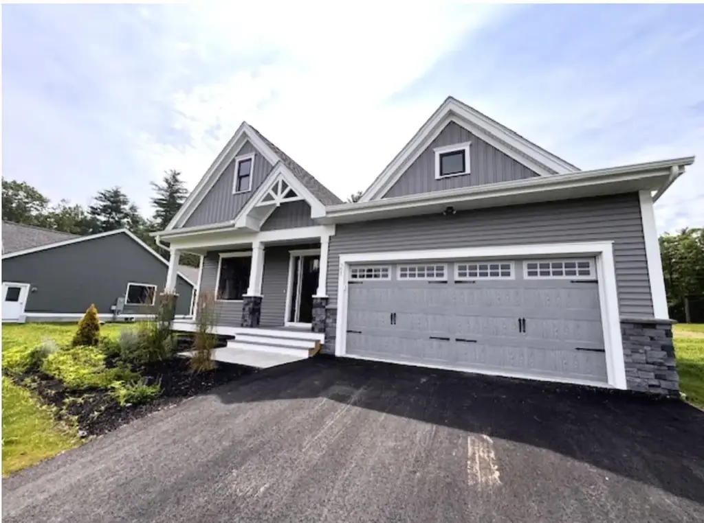 44 Edgewater Drive, Brentwood