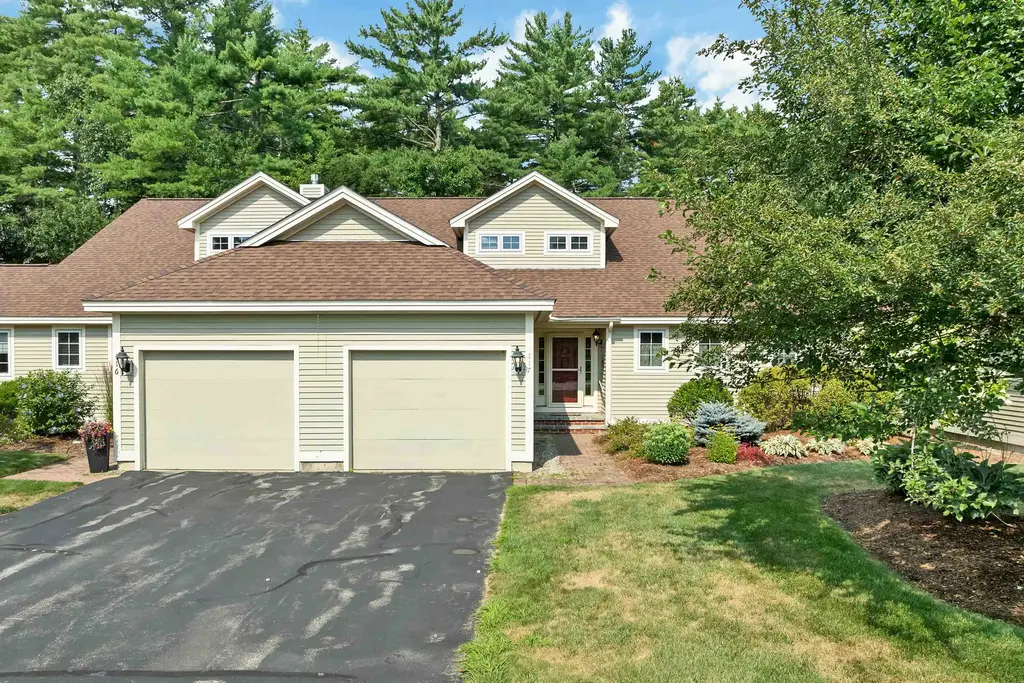 117 Peaked Hill Drive, Hopkinton