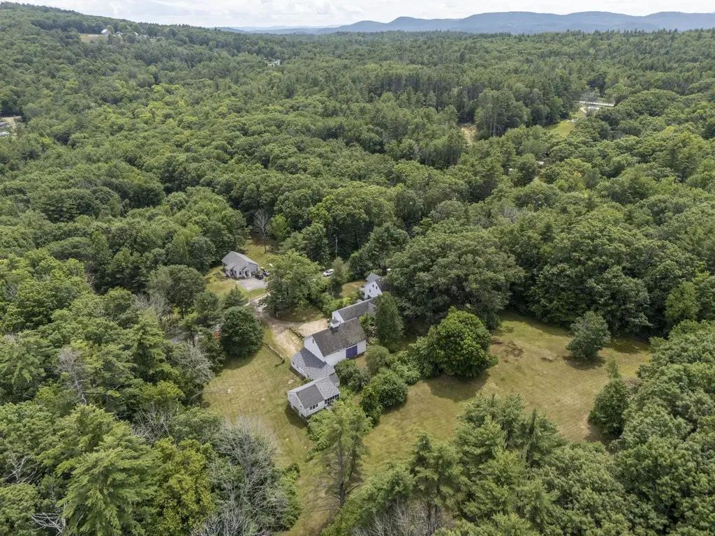 48 Waukewan Road, New Hampton