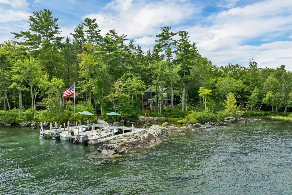 348 Big Barndoor Island, Alton