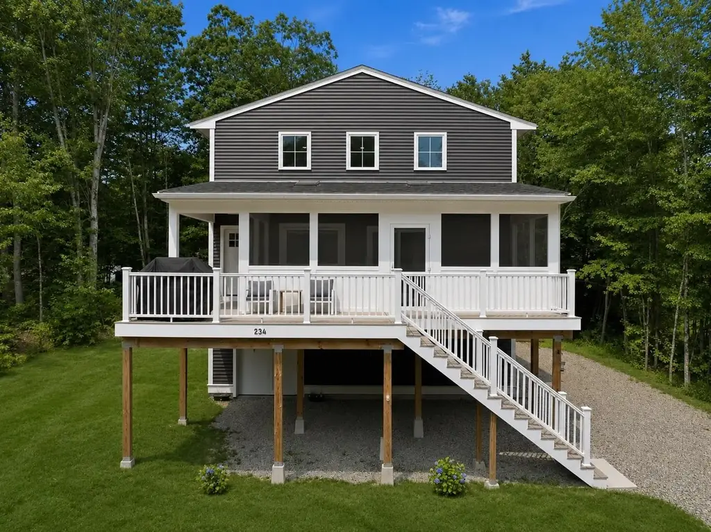 234 Paradise Drive, Moultonborough