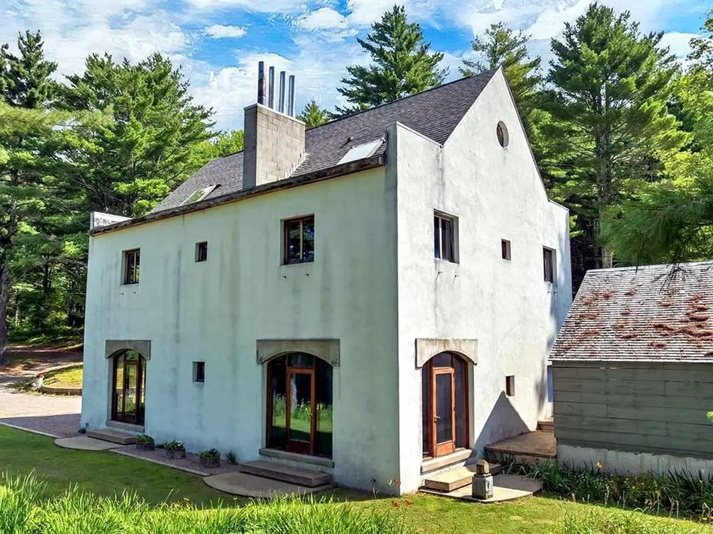 437 Avery Hill Road, Alton
