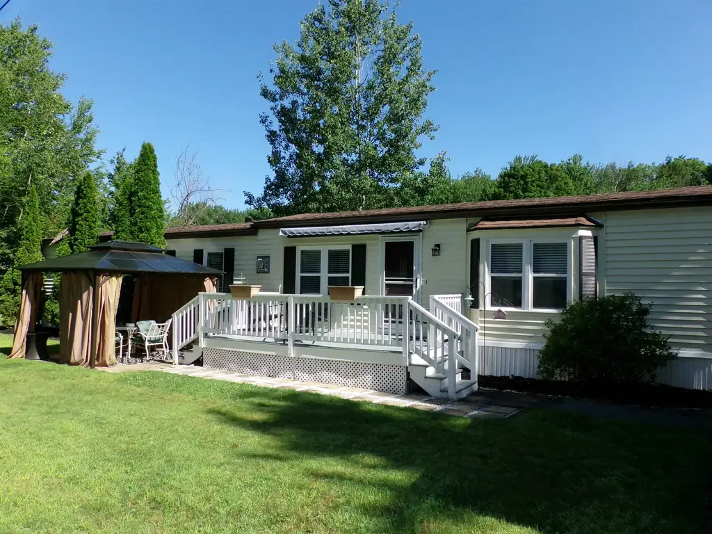303 Old Lakeshore Road, Gilford