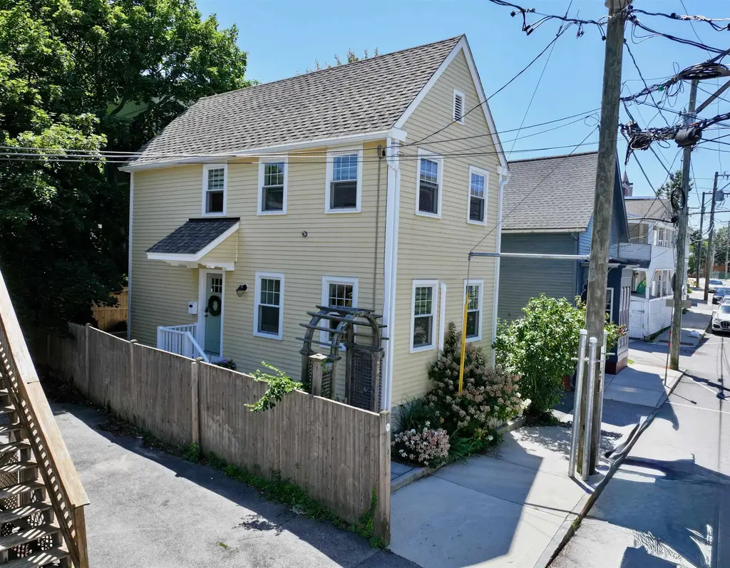 282 Hanover Street, Portsmouth