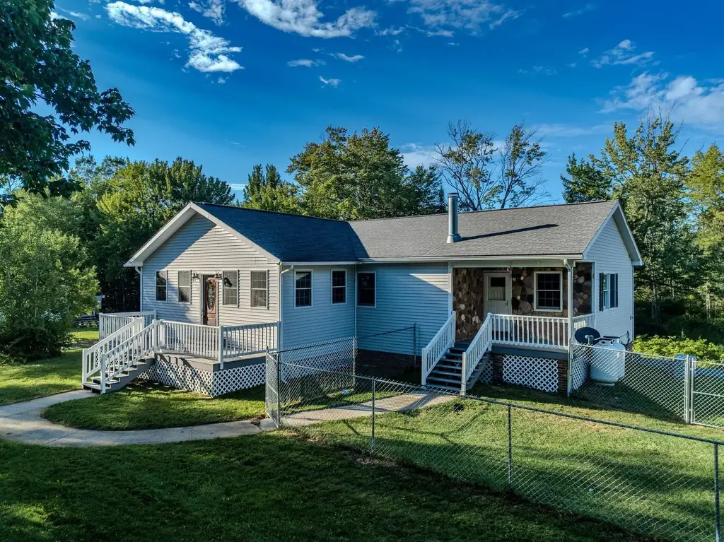 101 River Road, Bethlehem