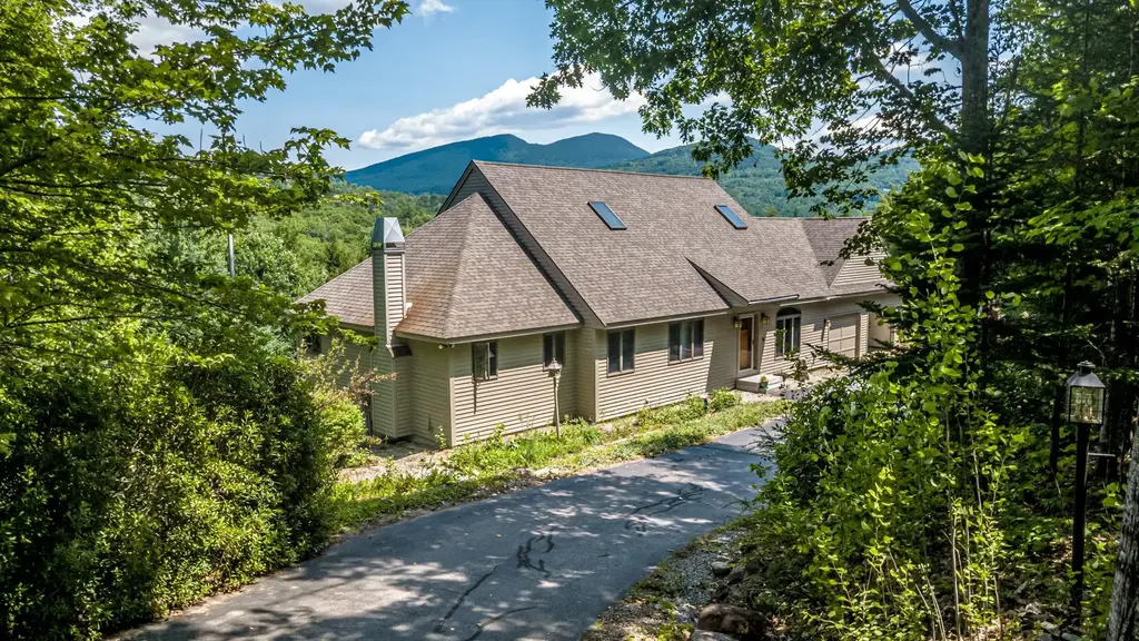29 Hemlock Hill Road, Jackson