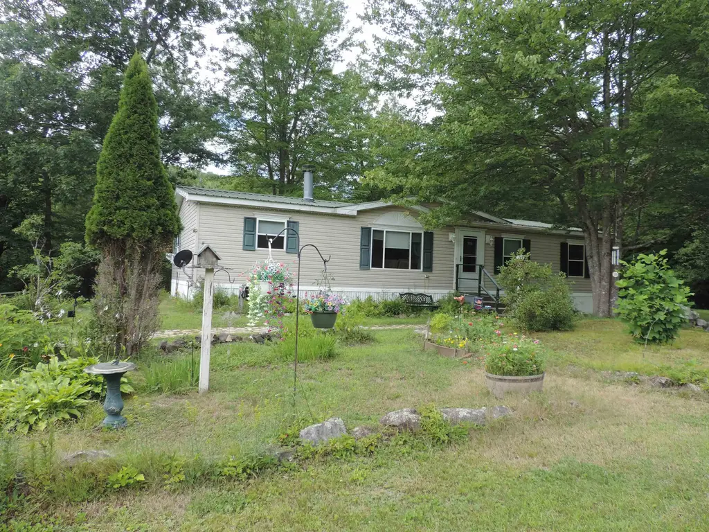 916 Deering Center Road, Deering