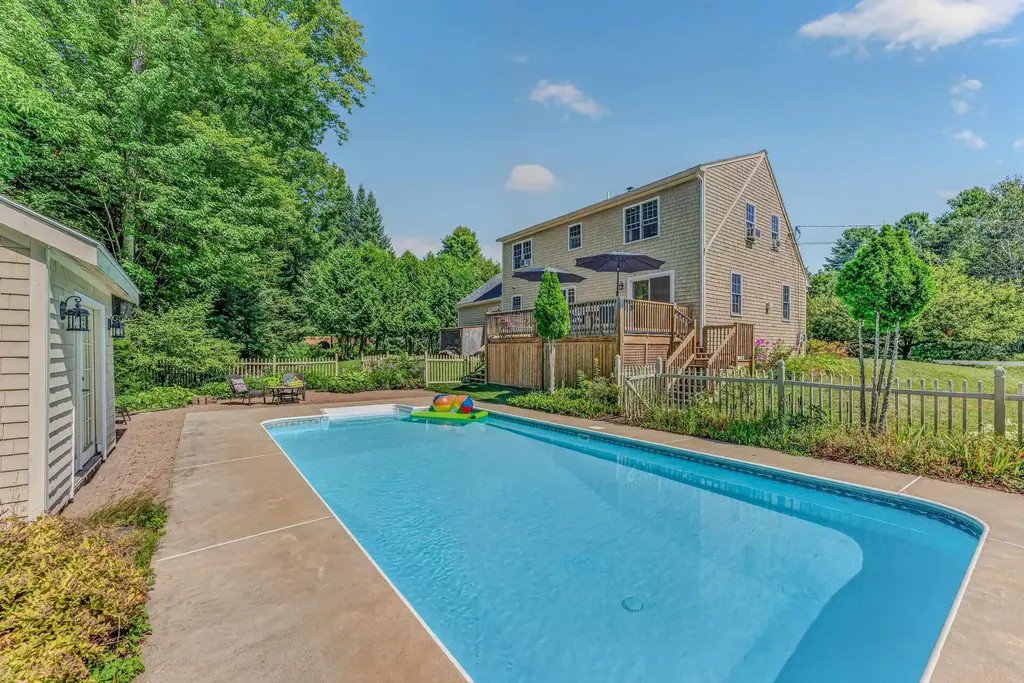 281 Oak Hill Avenue, Littleton