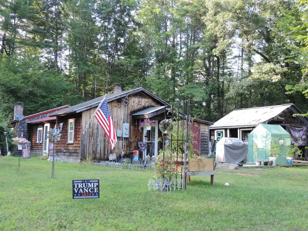573 Route 103 E Highway, Warner