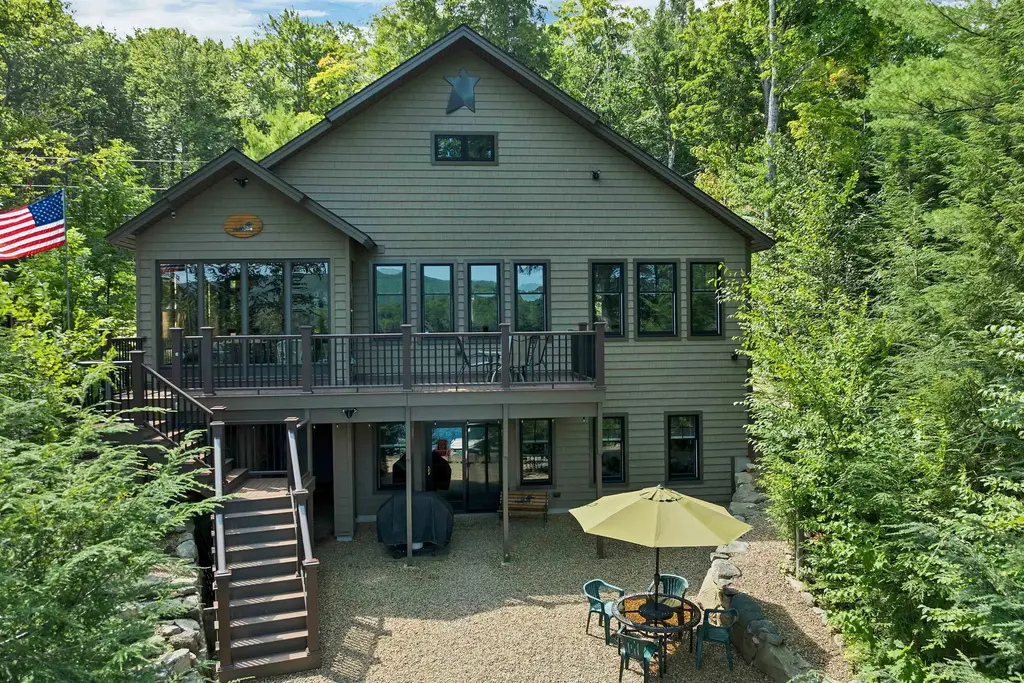 390 S Shore Road, New Durham