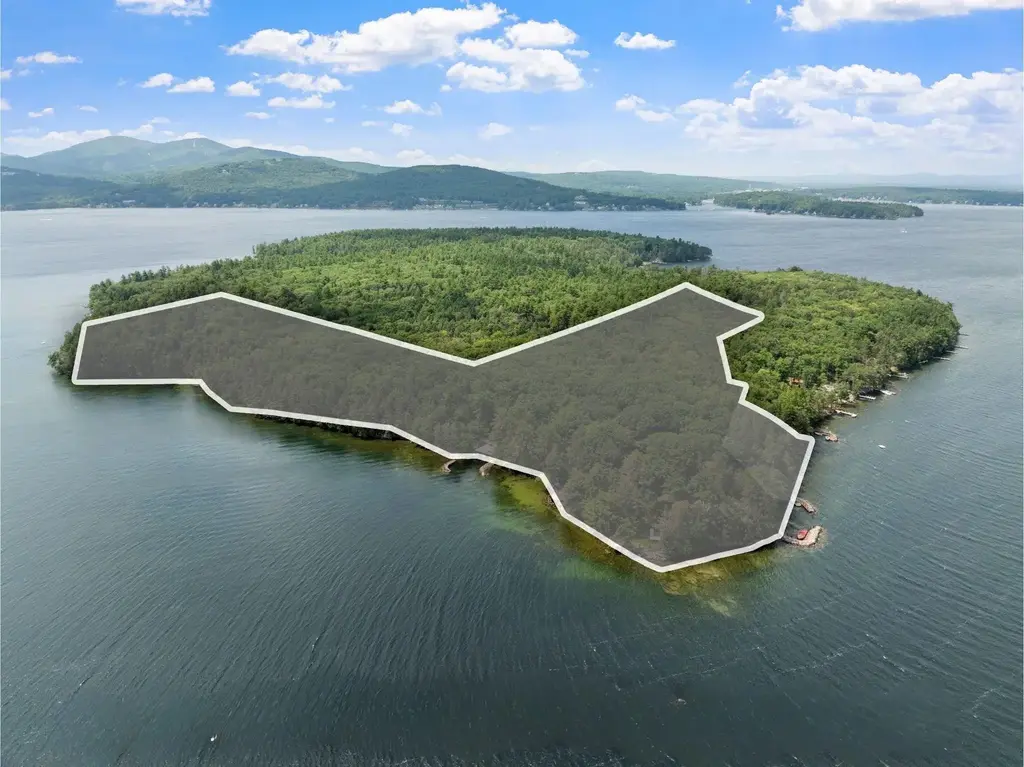 15, 20 & 21 Welch Island, Gilford