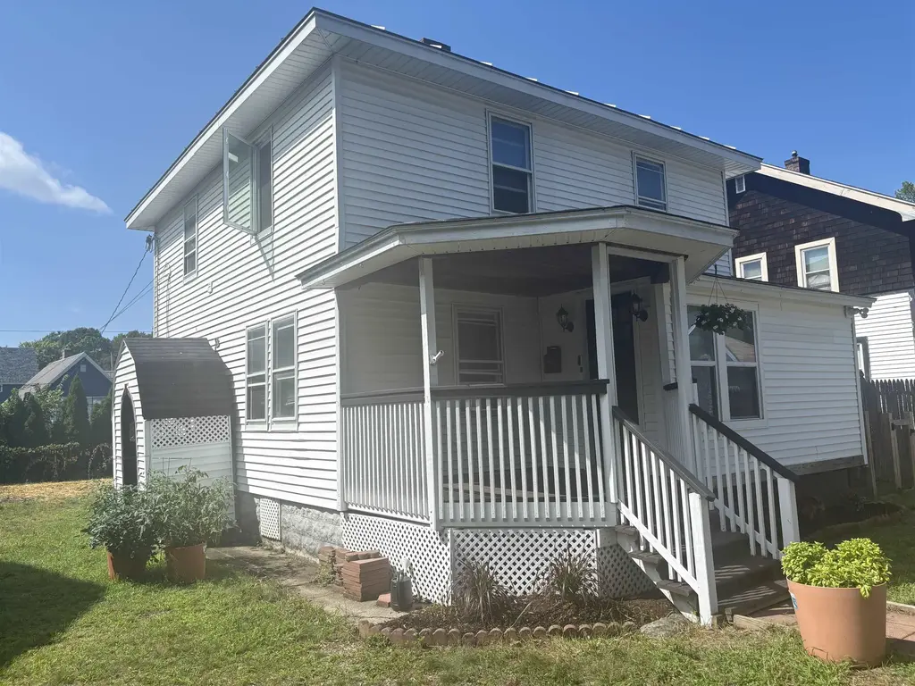 4 Bates Alley, Claremont