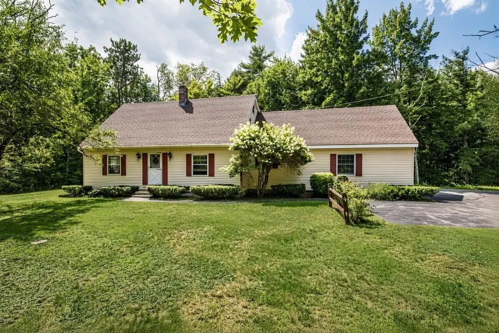 141 Red Eagle Brook Road, Conway