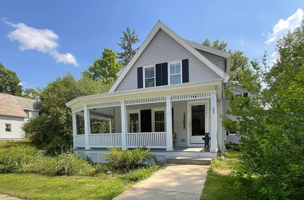 43 Ashuelot Street, Swanzey