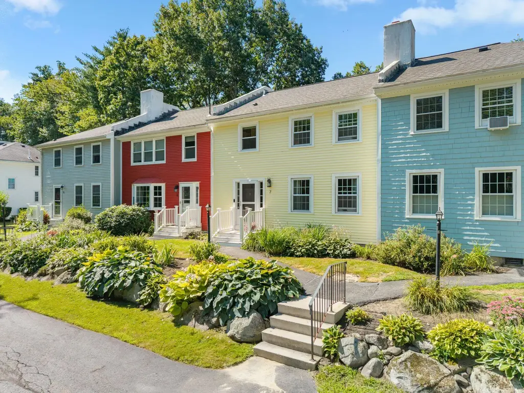 41 Boulder Brook Drive, Exeter