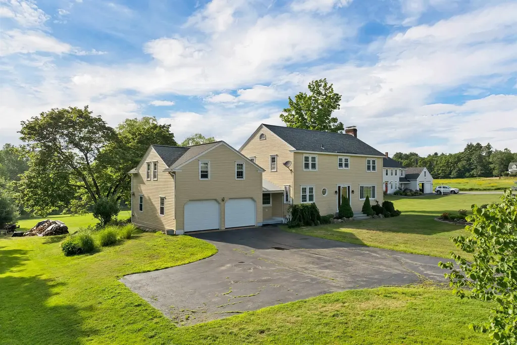 176 White Oaks Road, Laconia